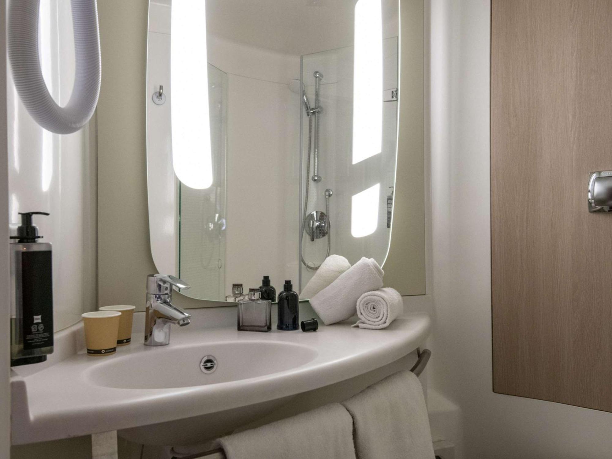 Ibis Golfe De Saint-Tropez Hotel Cogolin Exterior photo